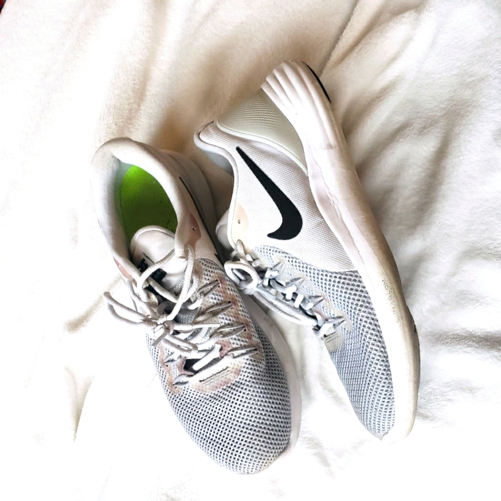 Nike Lunar Apparent size 10 womens gray white